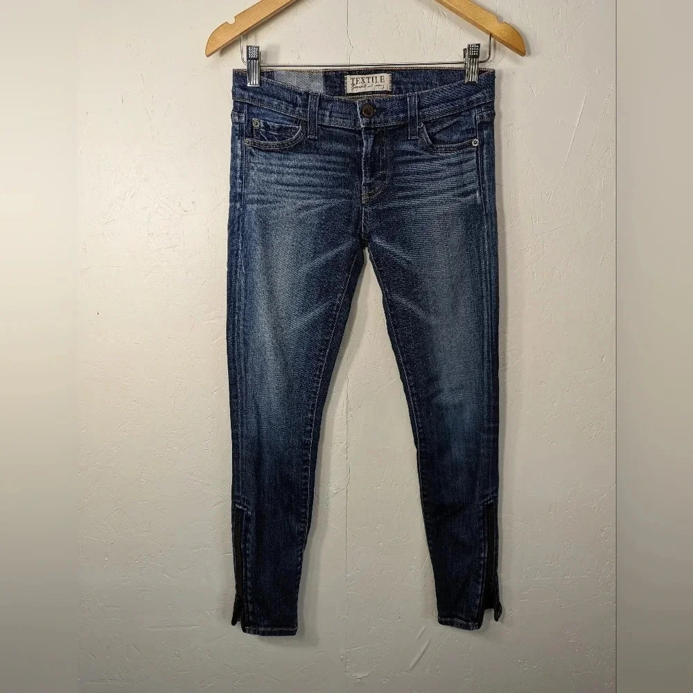 Textile Elizabeth and James zipper ankle blue jeans, women's size 25   J5